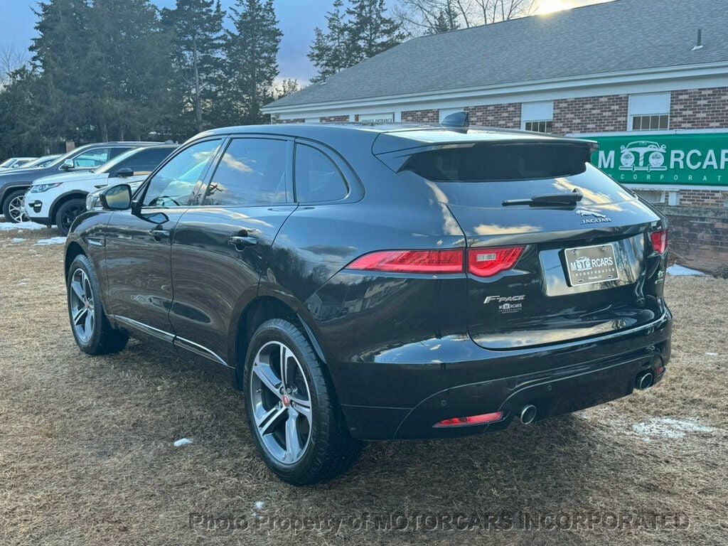 2018 Jaguar F-PACE ABSOLUTELY PRISTINE!!  - 22762929 - 4