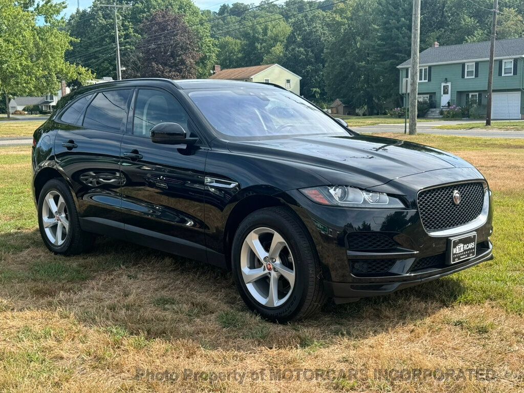 2018 Jaguar F-PACE BEAUTIFUL BLACK ON BLACK!! AND IN MINT CONDITION!  - 22907647 - 1
