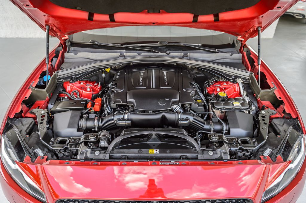 2018 Jaguar F-PACE F PACE R-SPORT AWD - RED ON BLACK - PANO ROOF - NAV - BLUETOOTH  - 23007766 - 16