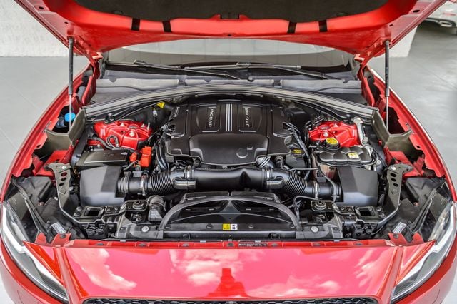 2018 Jaguar F-PACE F PACE R-SPORT AWD - RED ON BLACK - PANO ROOF - NAV - BLUETOOTH  - 23007766 - 16