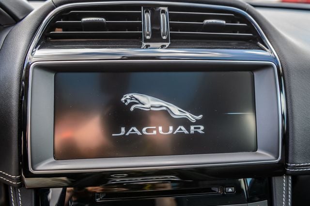 2018 Jaguar F-PACE F PACE R-SPORT AWD - RED ON BLACK - PANO ROOF - NAV - BLUETOOTH  - 23007766 - 22