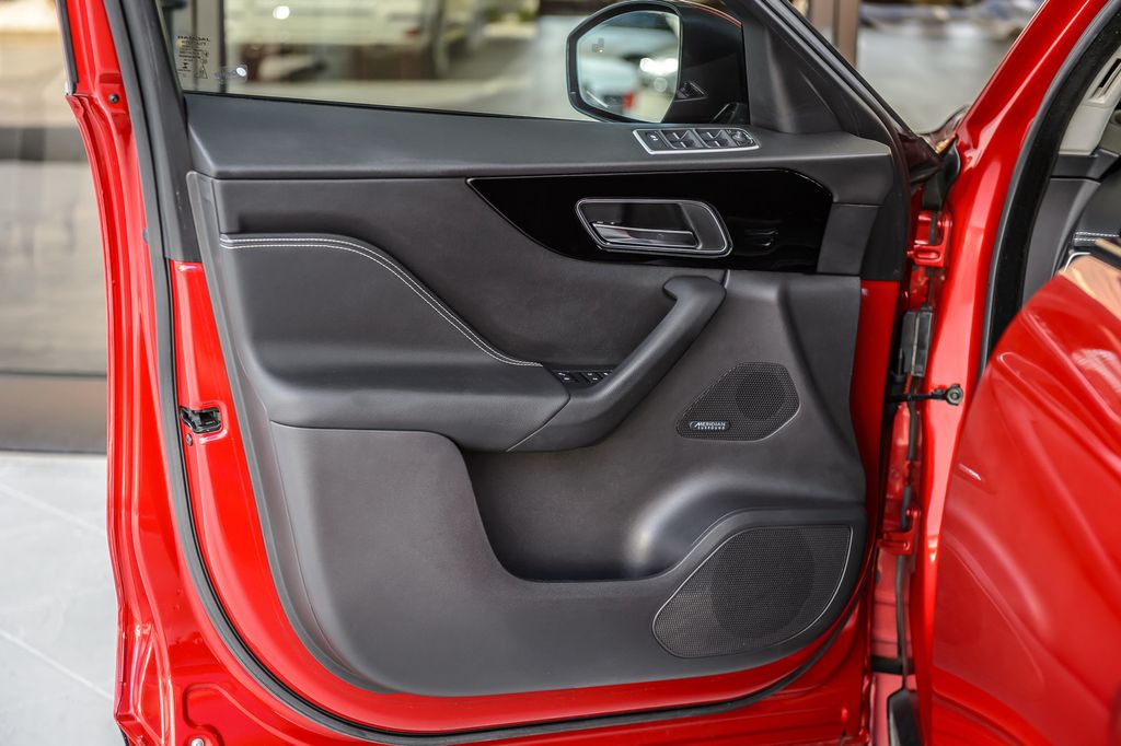 2018 Jaguar F-PACE F PACE R-SPORT AWD - RED ON BLACK - PANO ROOF - NAV - BLUETOOTH  - 23007766 - 47