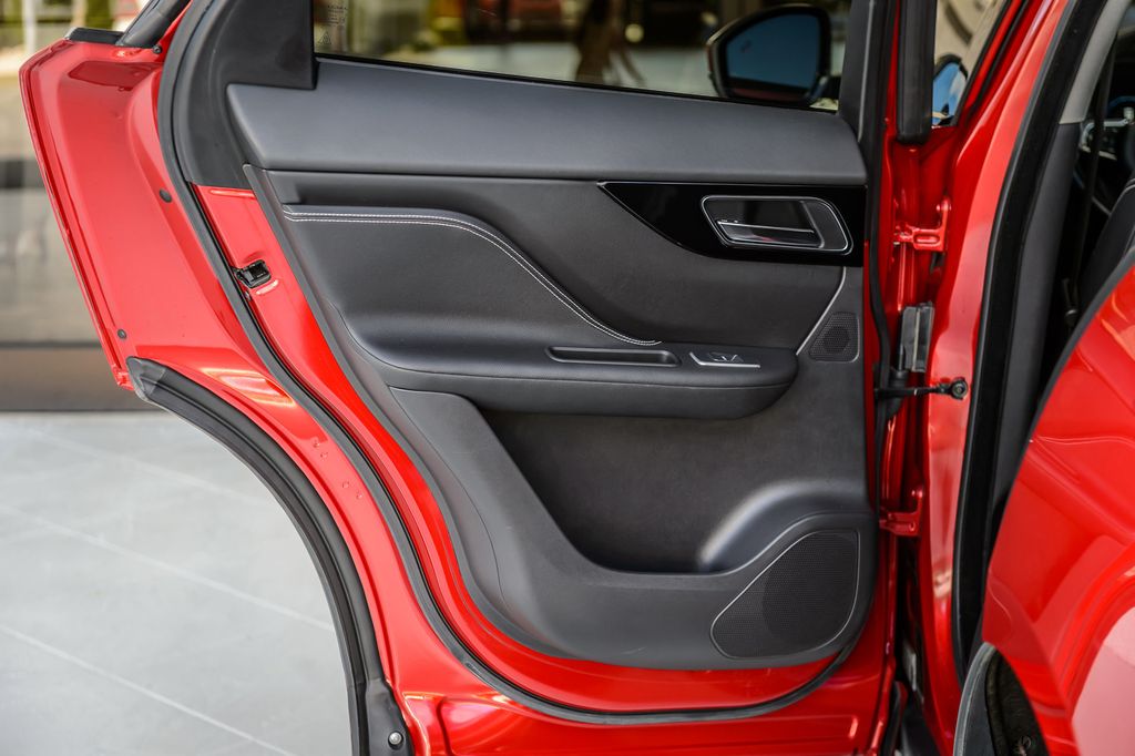 2018 Jaguar F-PACE F PACE R-SPORT AWD - RED ON BLACK - PANO ROOF - NAV - BLUETOOTH  - 23007766 - 52