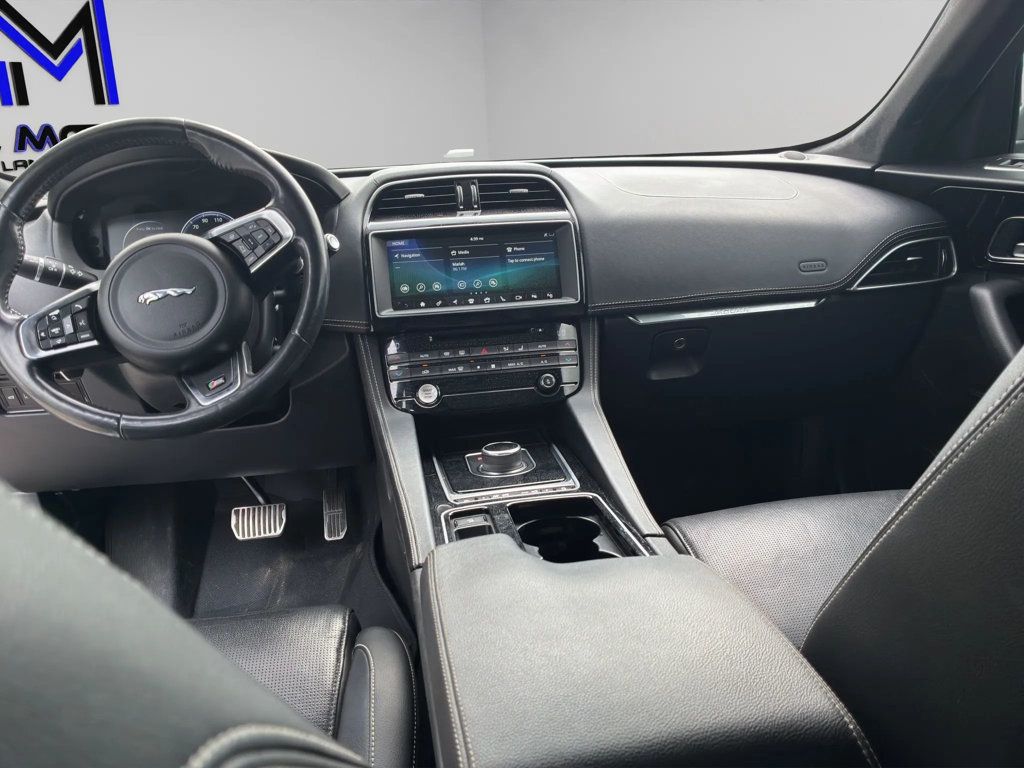 2018 Jaguar F-PACE S AWD - 23057661 - 13