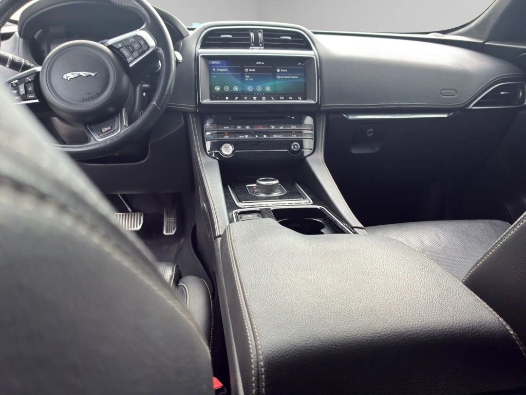 2018 Jaguar F-PACE S AWD - 23057661 - 14