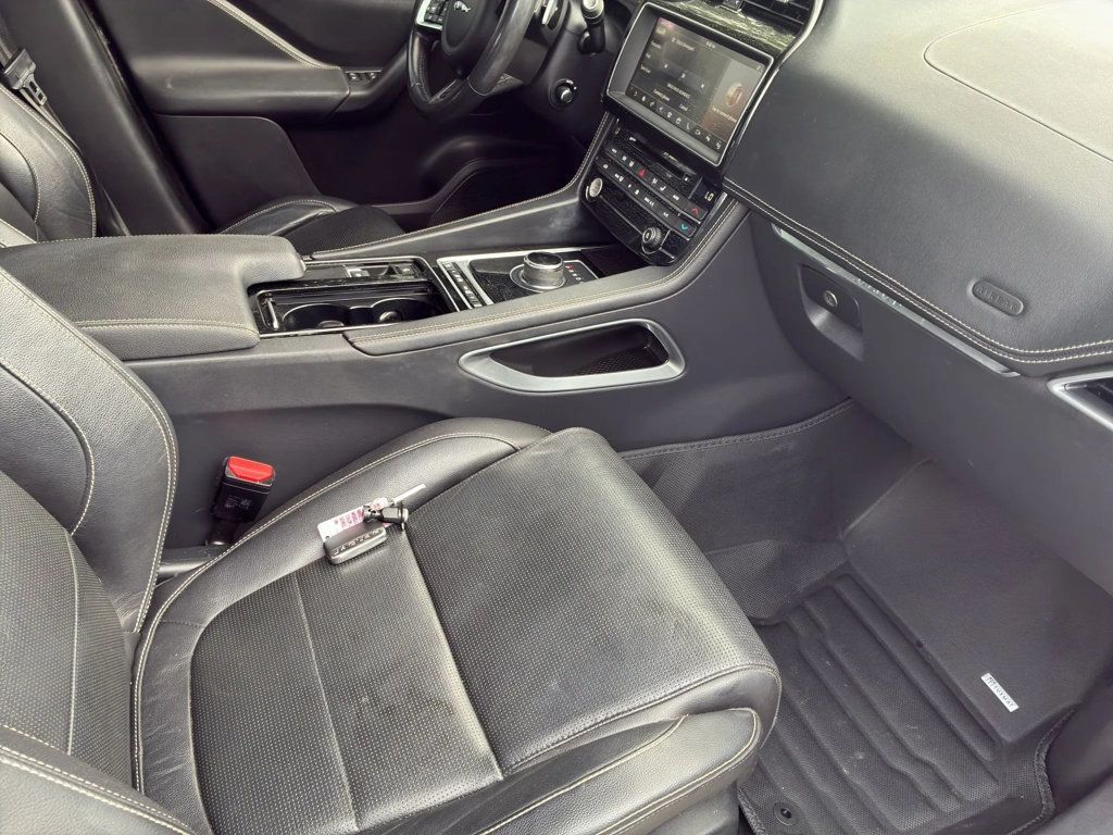 2018 Jaguar F-PACE S AWD - 23057661 - 19