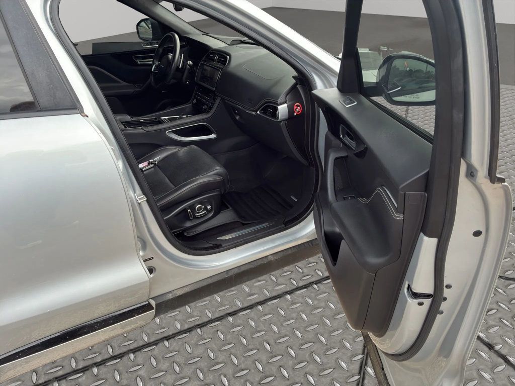 2018 Jaguar F-PACE S AWD - 23057661 - 21