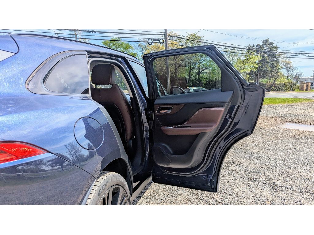 2018 Jaguar F-PACE S photo 12