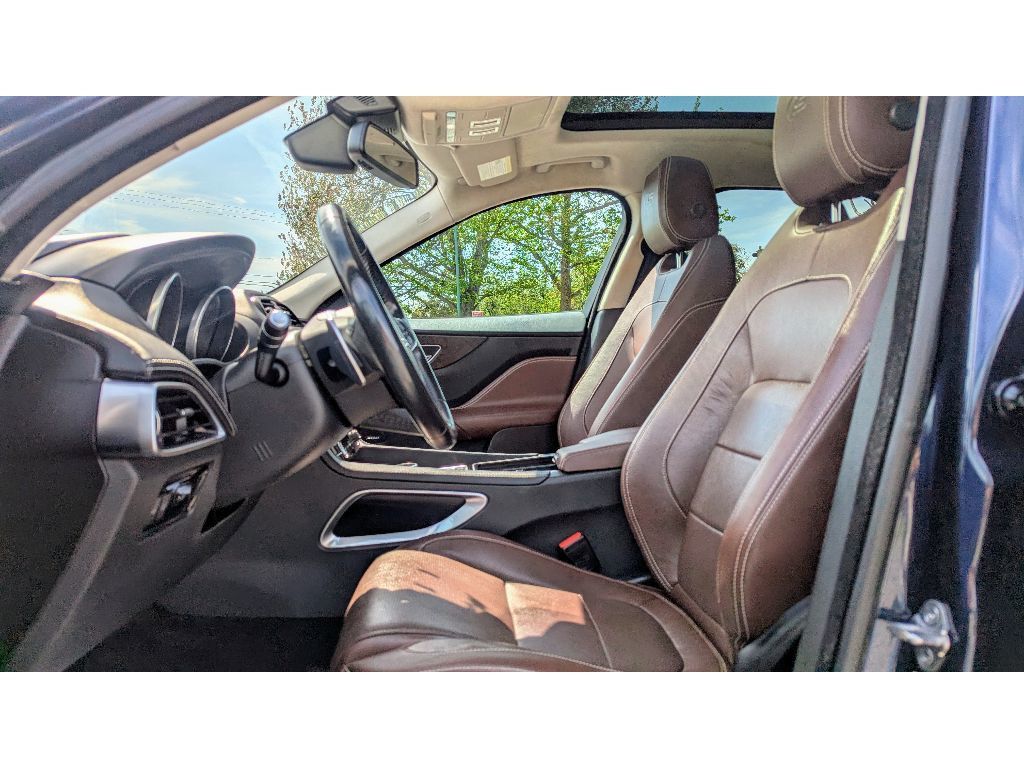 2018 Jaguar F-PACE S photo 14