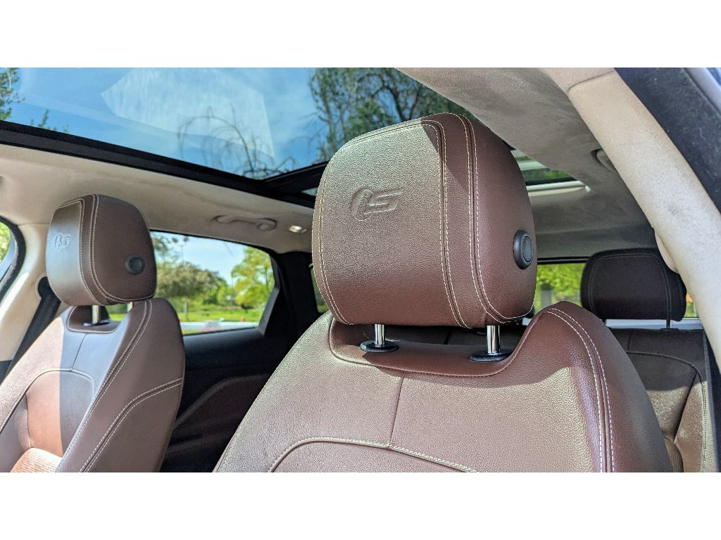 2018 Jaguar F-PACE S photo 16