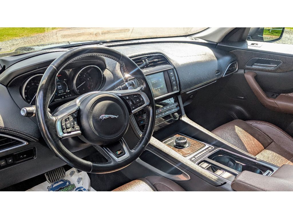 2018 Jaguar F-PACE S photo 20