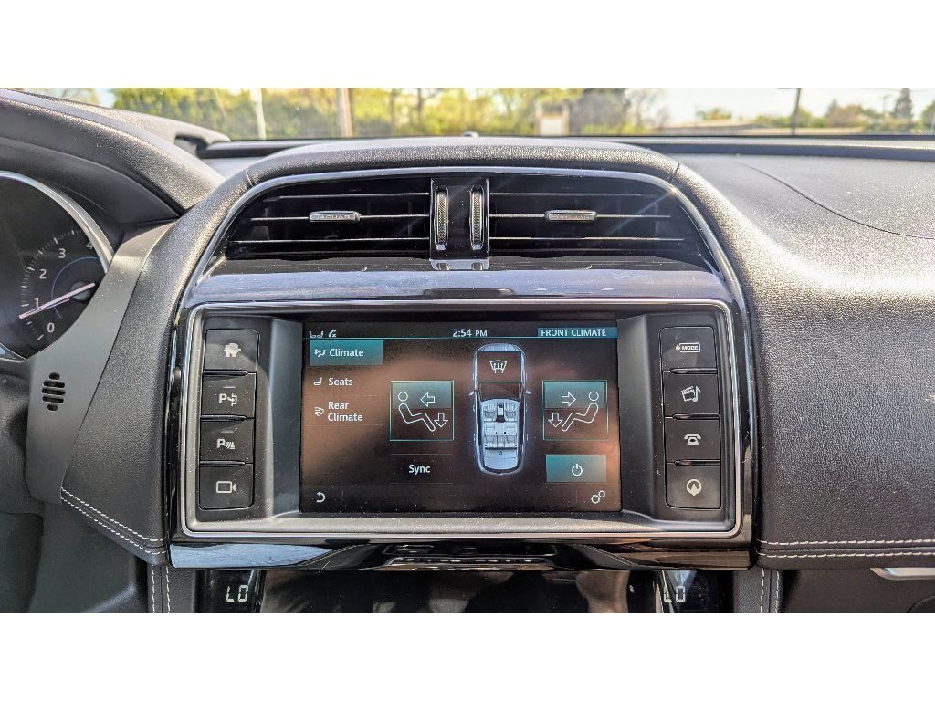 2018 Jaguar F-PACE S photo 27