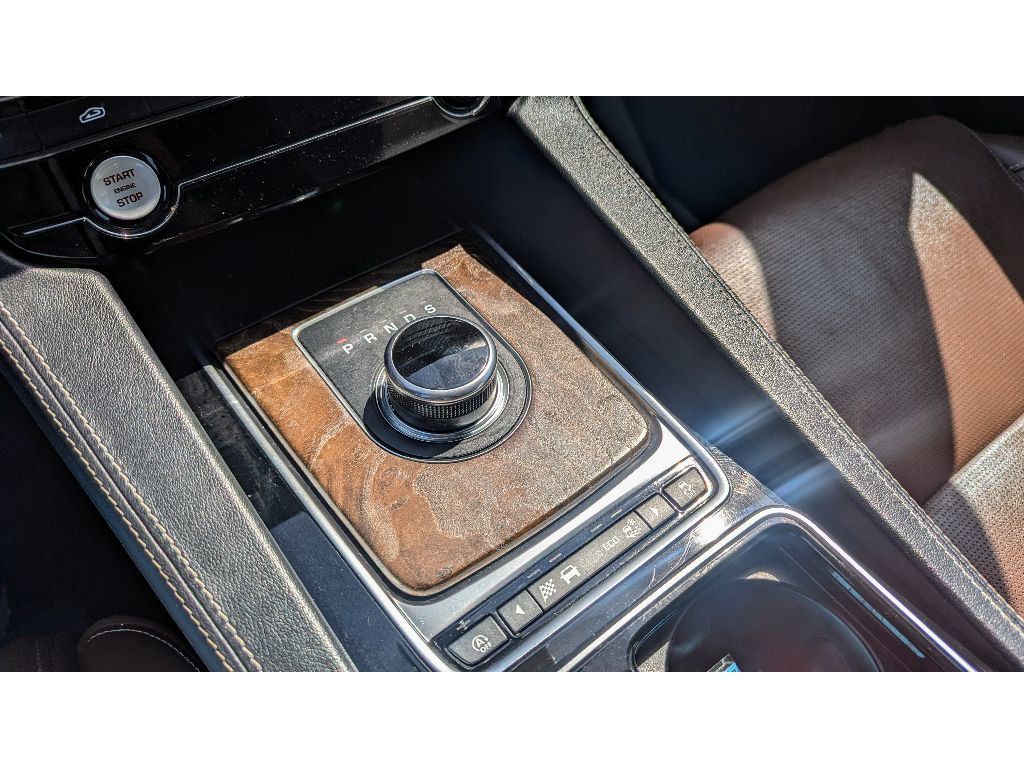 2018 Jaguar F-PACE S photo 29