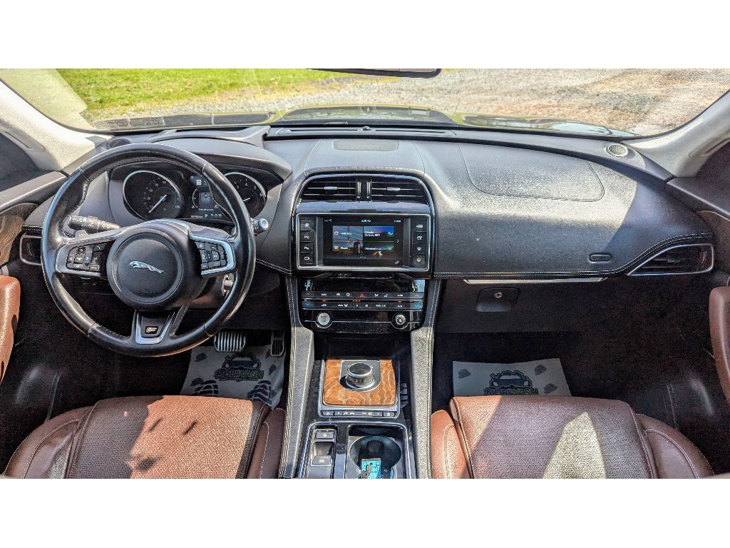 2018 Jaguar F-PACE S photo 32