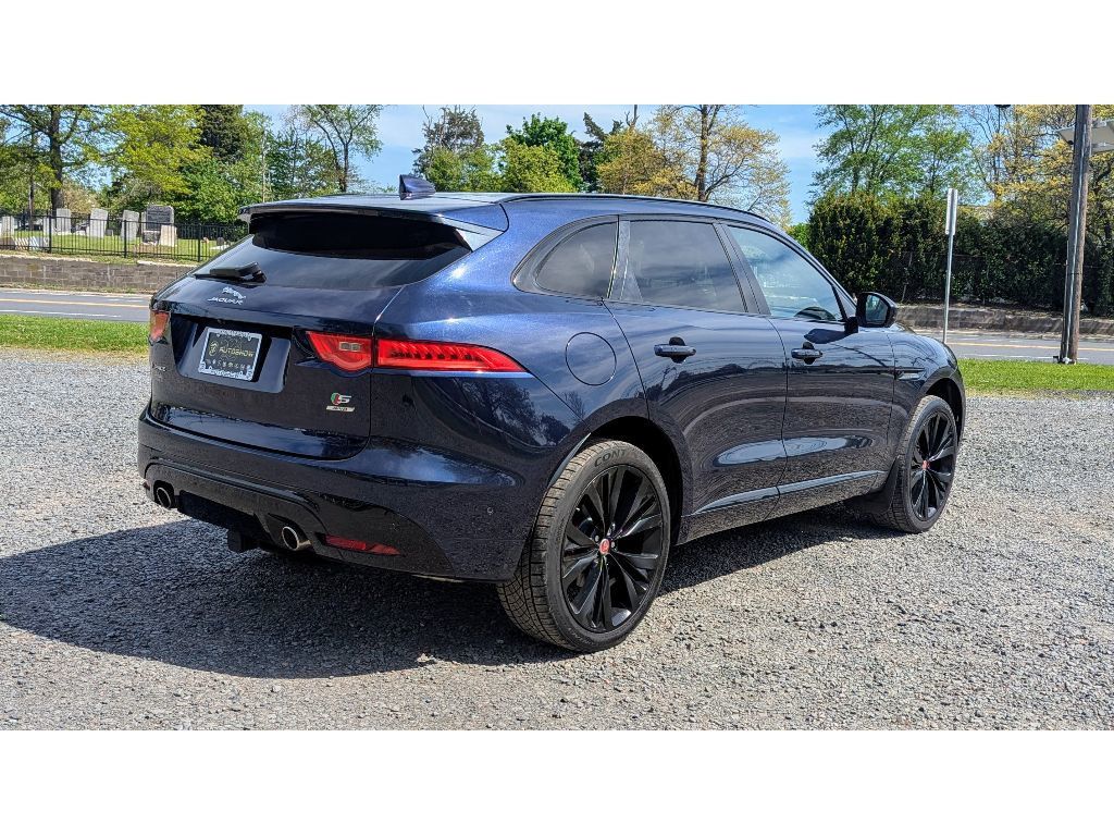 2018 Jaguar F-PACE S photo 7