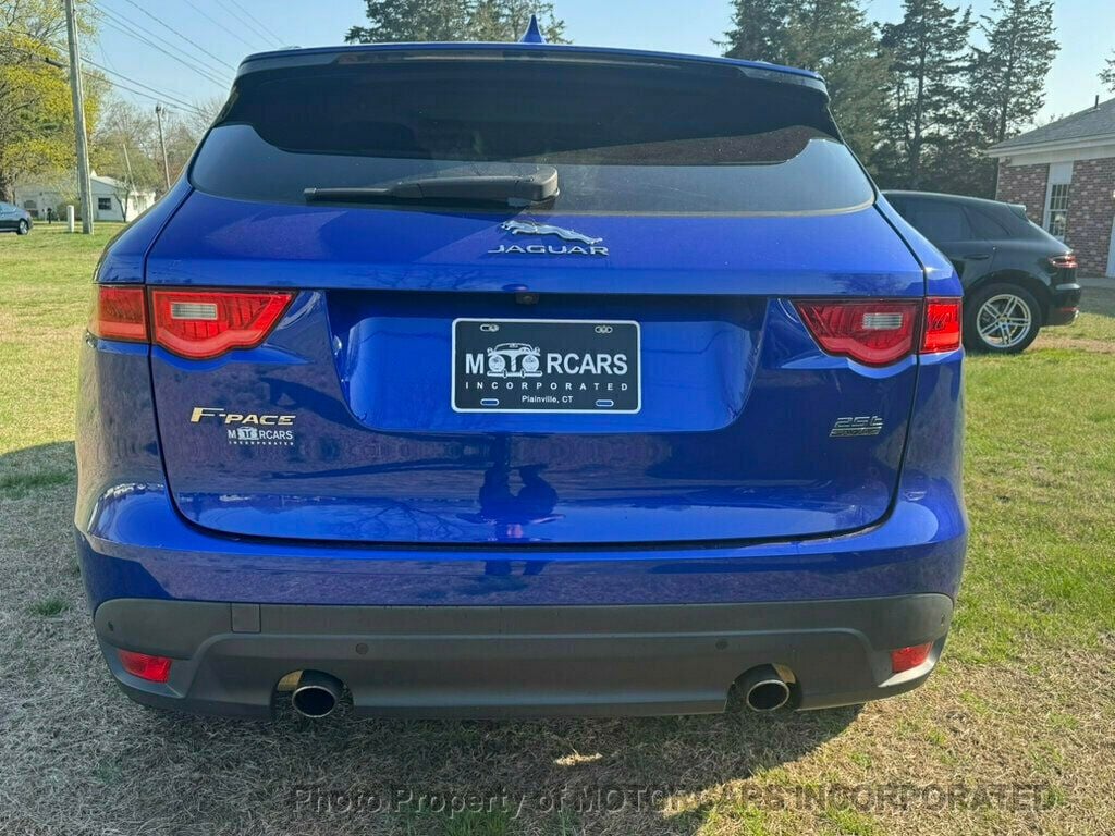 2018 Jaguar F-PACE Premium photo 3