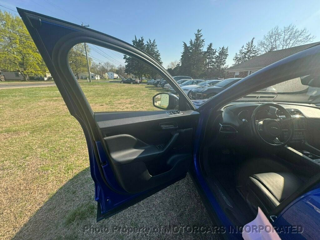 2018 Jaguar F-PACE Premium photo 6