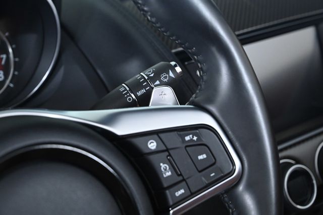 2018 Jaguar F-TYPE R - 22981452 - 18