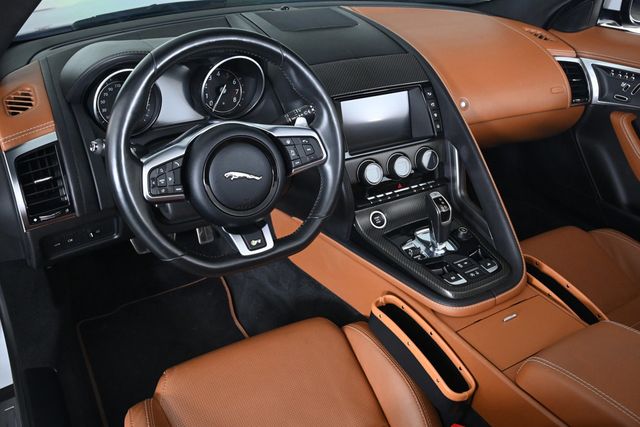 2018 Jaguar F-TYPE R - 22981452 - 23