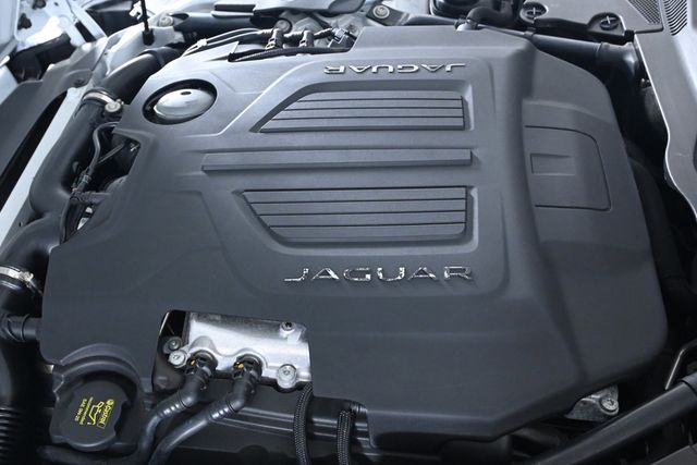 2018 Jaguar F-TYPE R - 22981452 - 37