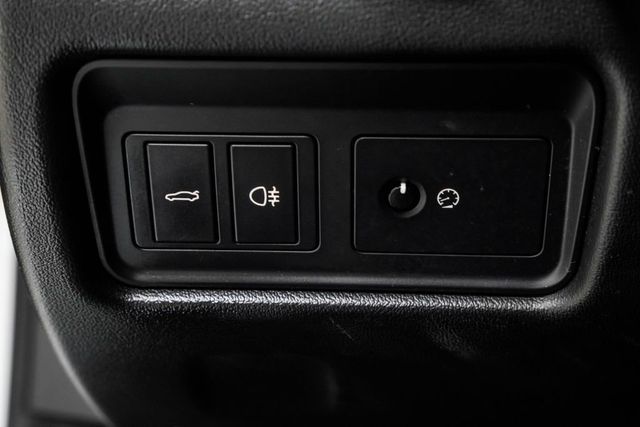 2018 Jaguar F-TYPE R-Dynamic - 23035476 - 38