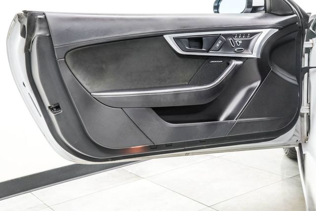 2018 Jaguar F-TYPE R-Dynamic - 23035476 - 39
