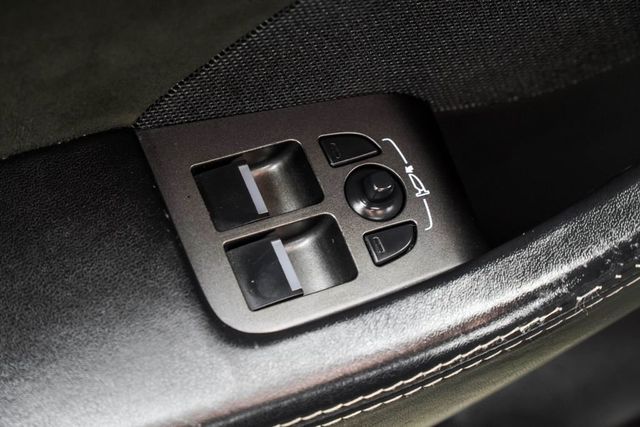 2018 Jaguar F-TYPE R-Dynamic - 23035476 - 40
