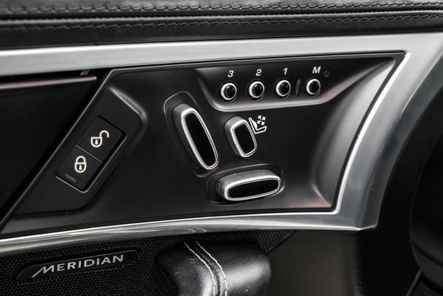 2018 Jaguar F-TYPE R-Dynamic - 23035476 - 41
