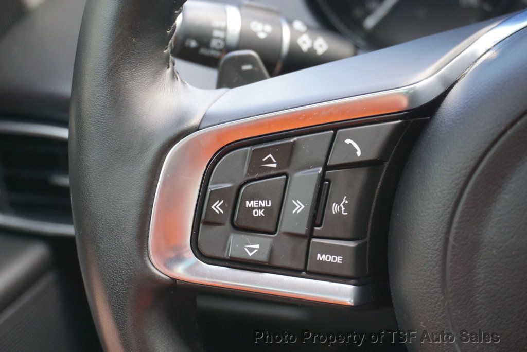 2018 Jaguar XE Prestige photo 26