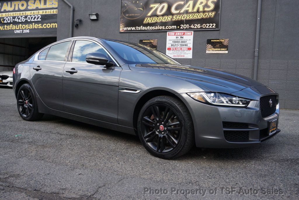 2018 Jaguar XE Prestige photo 5