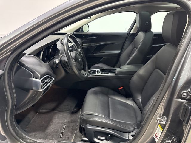 2018 Jaguar XE 25t Premium AWD - 22975146 - 24