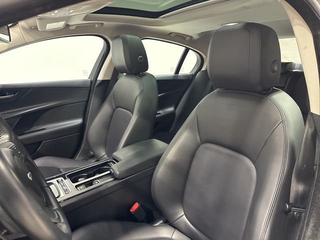 2018 Jaguar XE 25t Premium AWD - 22975146 - 28