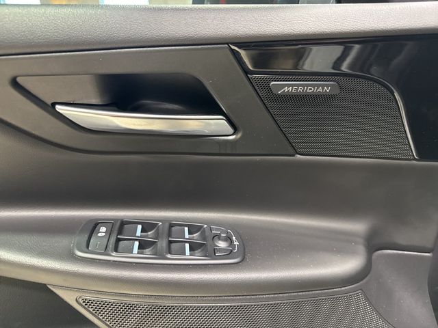 2018 Jaguar XE 25t Premium AWD - 22975146 - 31