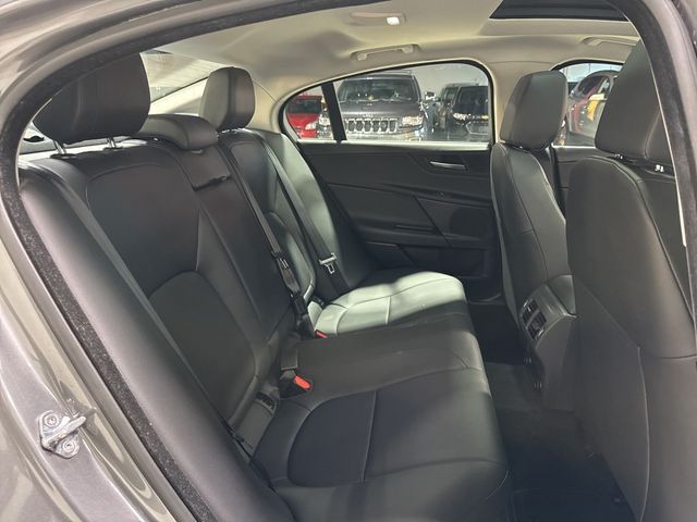 2018 Jaguar XE 25t Premium AWD - 22975146 - 41