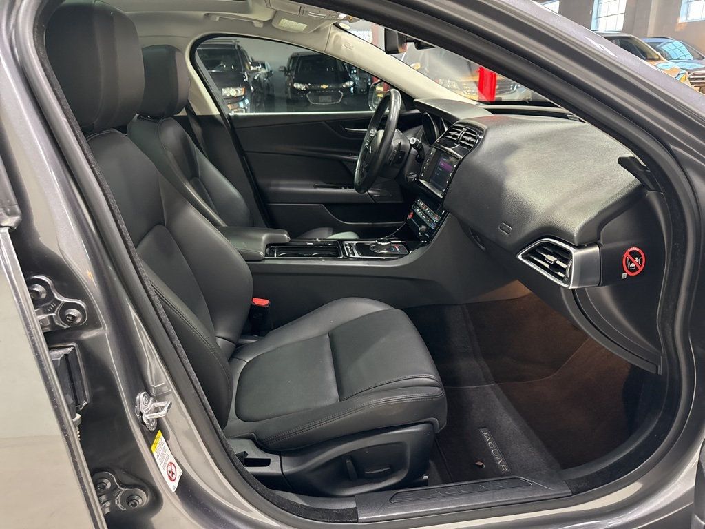 2018 Jaguar XE 25t Premium AWD - 22975146 - 43