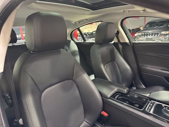 2018 Jaguar XE 25t Premium AWD - 22975146 - 46