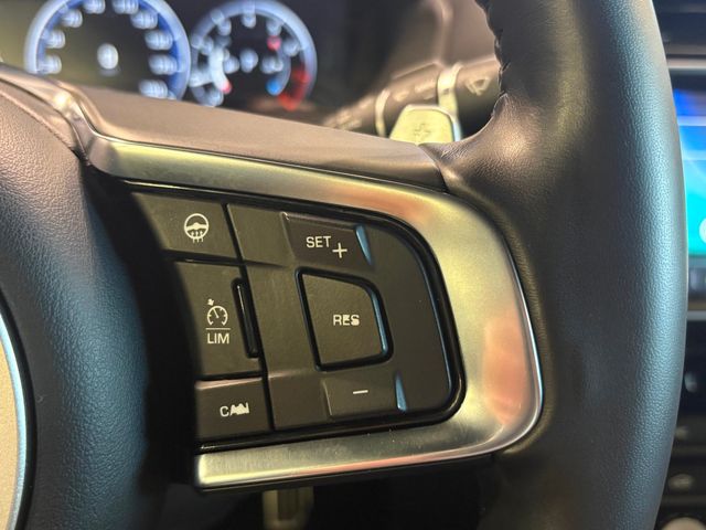 2018 Jaguar XE 25t R-Sport AWD - 22928093 - 25