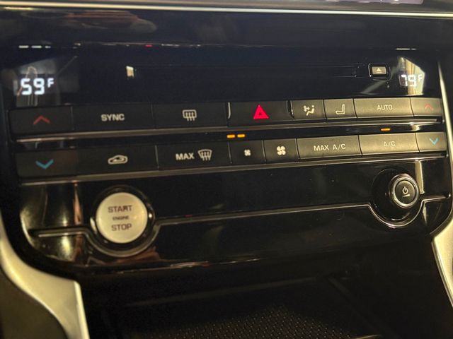 2018 Jaguar XE 25t R-Sport AWD - 22928093 - 30