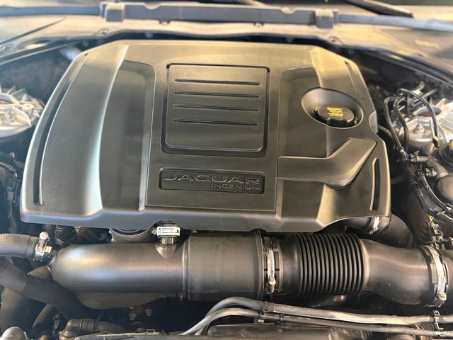 2018 Jaguar XE 25t R-Sport AWD - 22928093 - 33