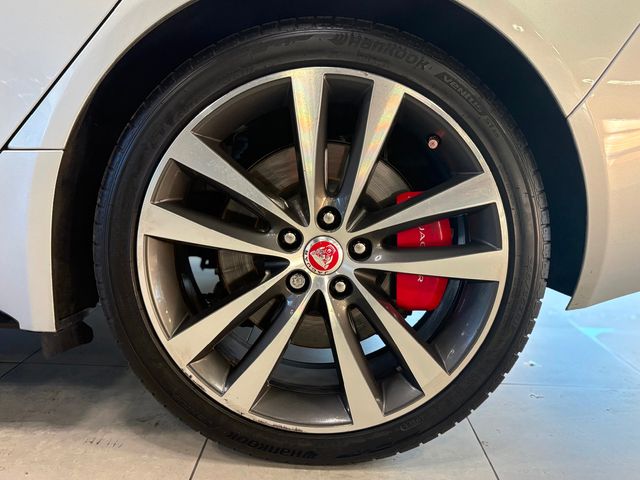 2018 Jaguar XE 25t R-Sport AWD - 22928093 - 35