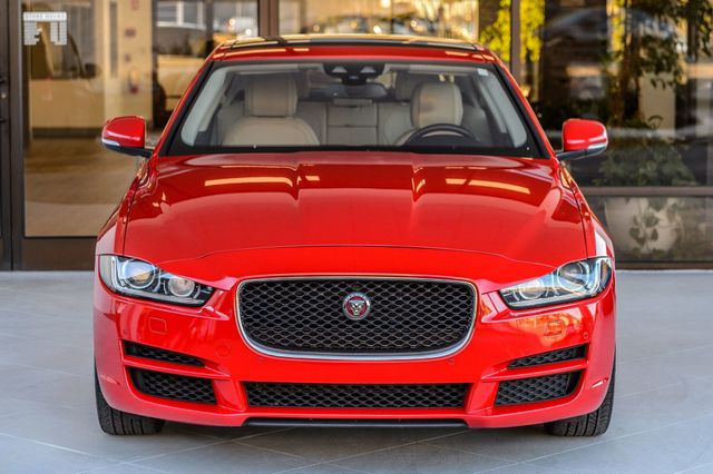 2018 Jaguar XE XE 25t PRESTIGE - RED ON BEIGE - NAV - BACKUP CAM - BLUETOOTH - 22700351 - 4