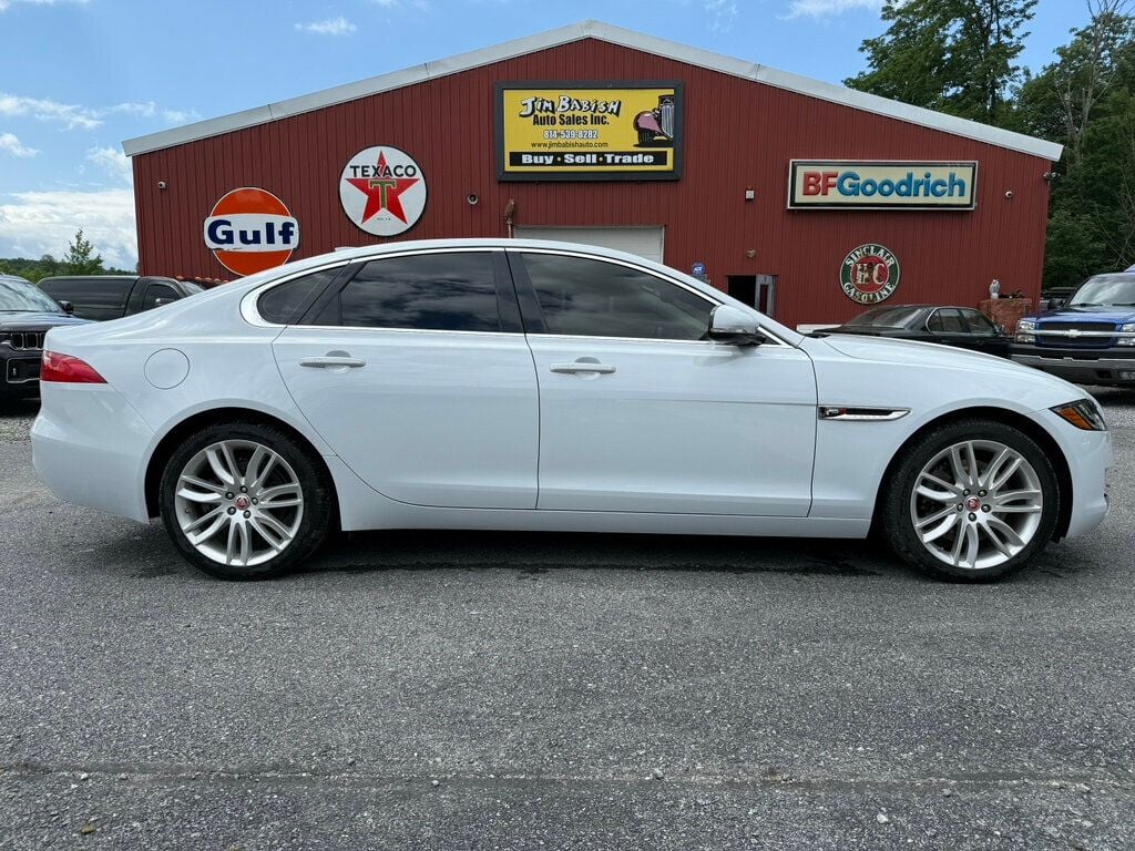 2018 Jaguar XF 35t Portfolio AWD photo 2