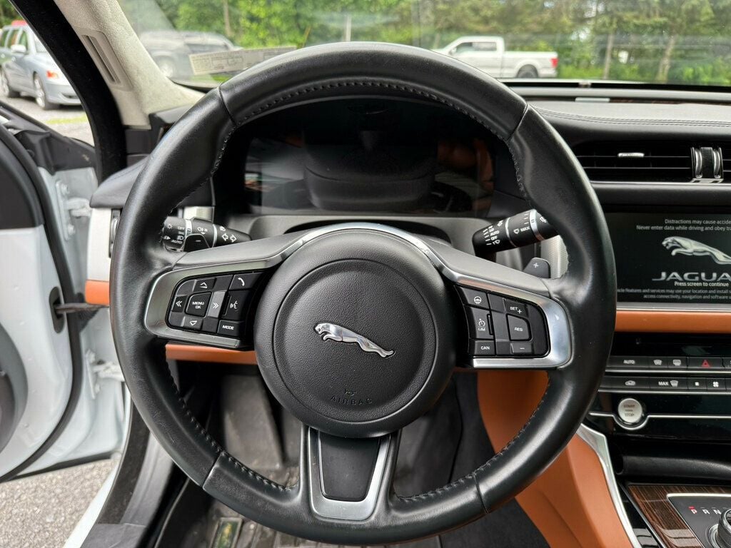 2018 Jaguar XF 35t Portfolio AWD photo 21