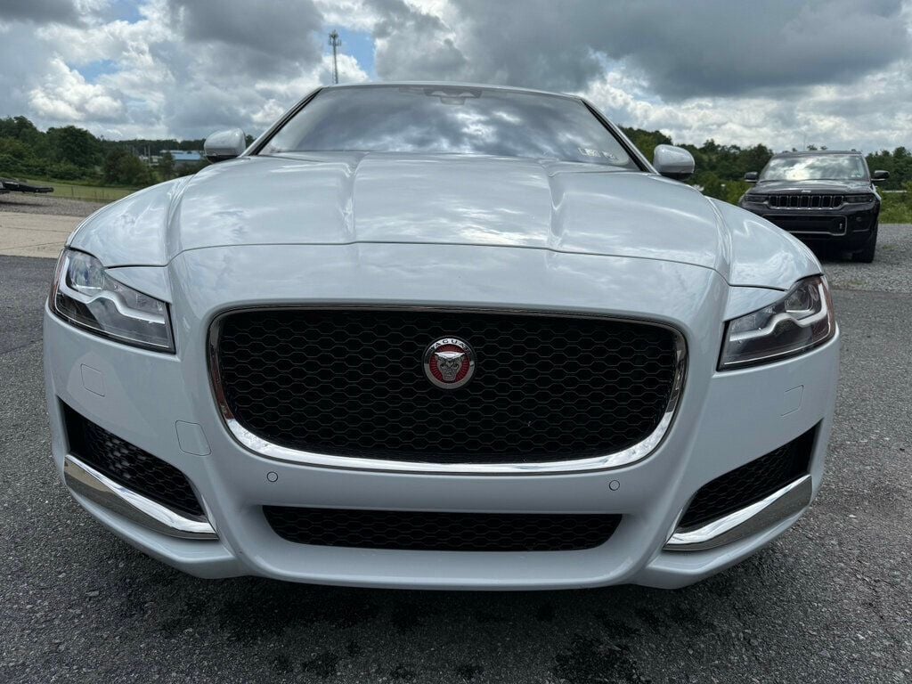 2018 Jaguar XF 35t Portfolio AWD photo 8