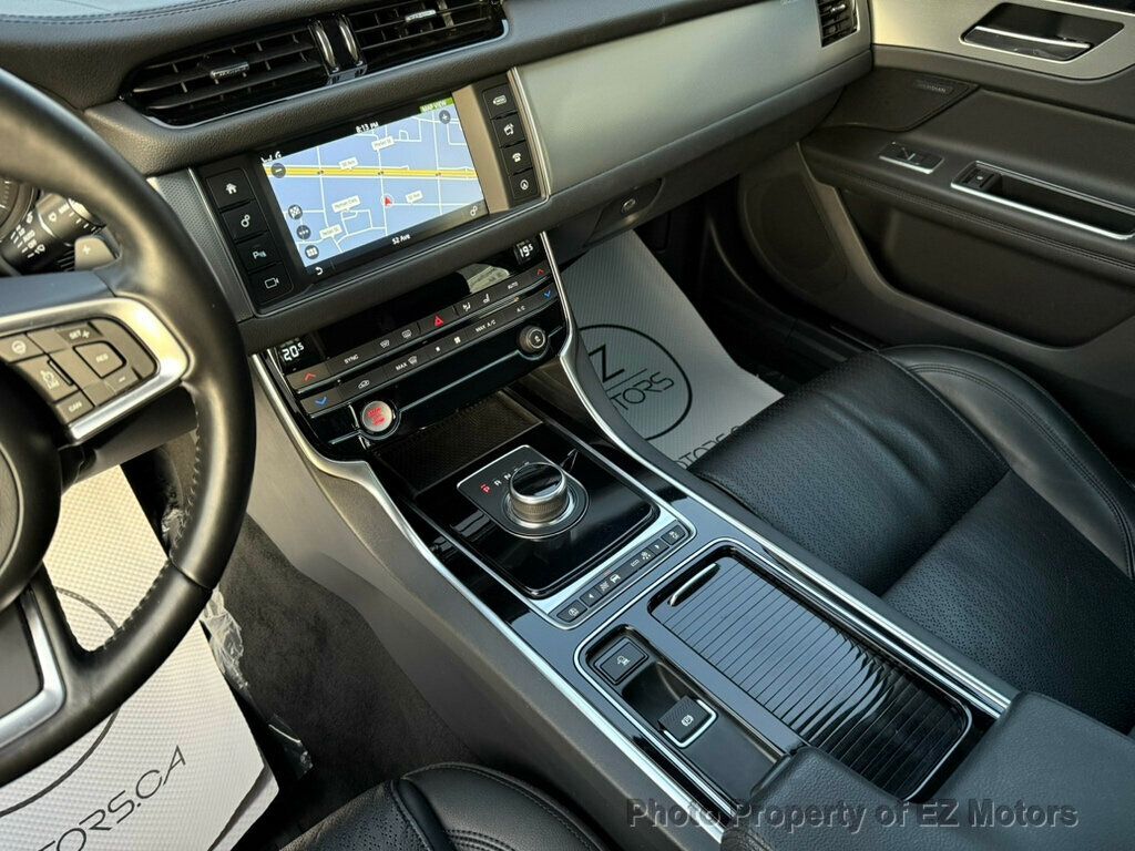 2018 Jaguar XF DIESEL! 67500 KM! ONE OWNER! CERTIFIED! - 22856136 - 39