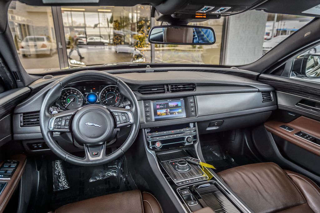 2018 Jaguar XF JAGUAR XF S AWD - NAV - PANO ROOF - BACKUP CAM - GORGEOUS - 22952626 - 22