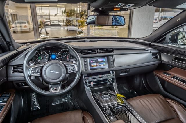 2018 Jaguar XF JAGUAR XF S AWD - NAV - PANO ROOF - BACKUP CAM - GORGEOUS - 22952626 - 22