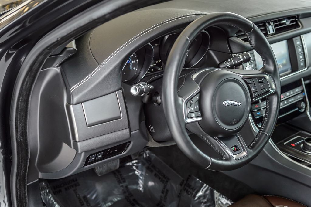 2018 Jaguar XF JAGUAR XF S AWD - NAV - PANO ROOF - BACKUP CAM - GORGEOUS - 22952626 - 23