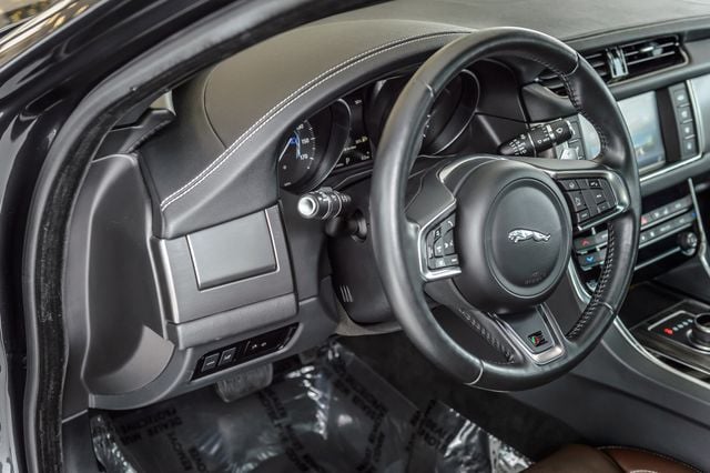 2018 Jaguar XF JAGUAR XF S AWD - NAV - PANO ROOF - BACKUP CAM - GORGEOUS - 22952626 - 23