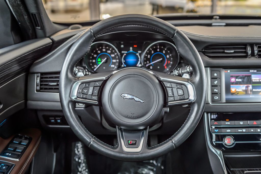 2018 Jaguar XF JAGUAR XF S AWD - NAV - PANO ROOF - BACKUP CAM - GORGEOUS - 22952626 - 25